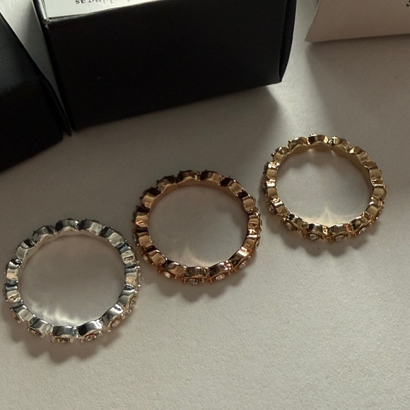 Avon Elegant Trio Ring Set in Silver, Gold, and Bronze Tone - Picture 2 of 2